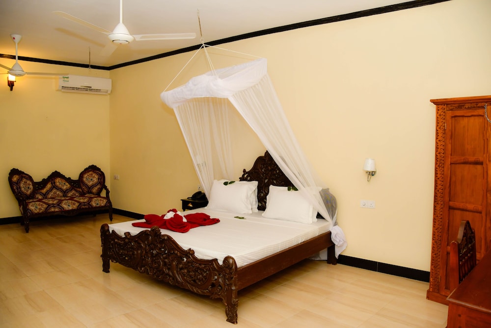 Forodhani Park Hotel 10/50