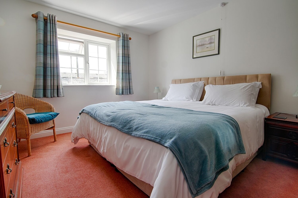 Leworthy Farmhouse 8/49