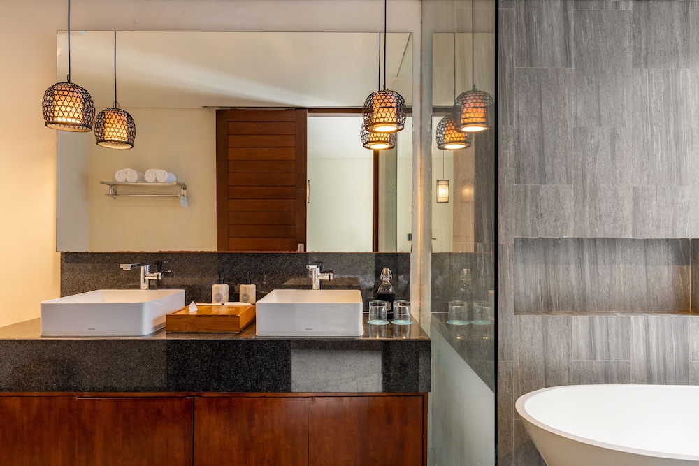 Theanna Eco Villa And Spa 70/72