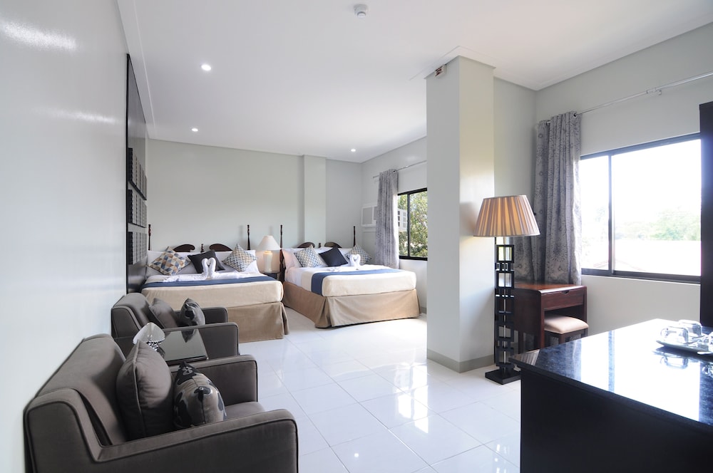 717 Cesar Place Hotel 31/45