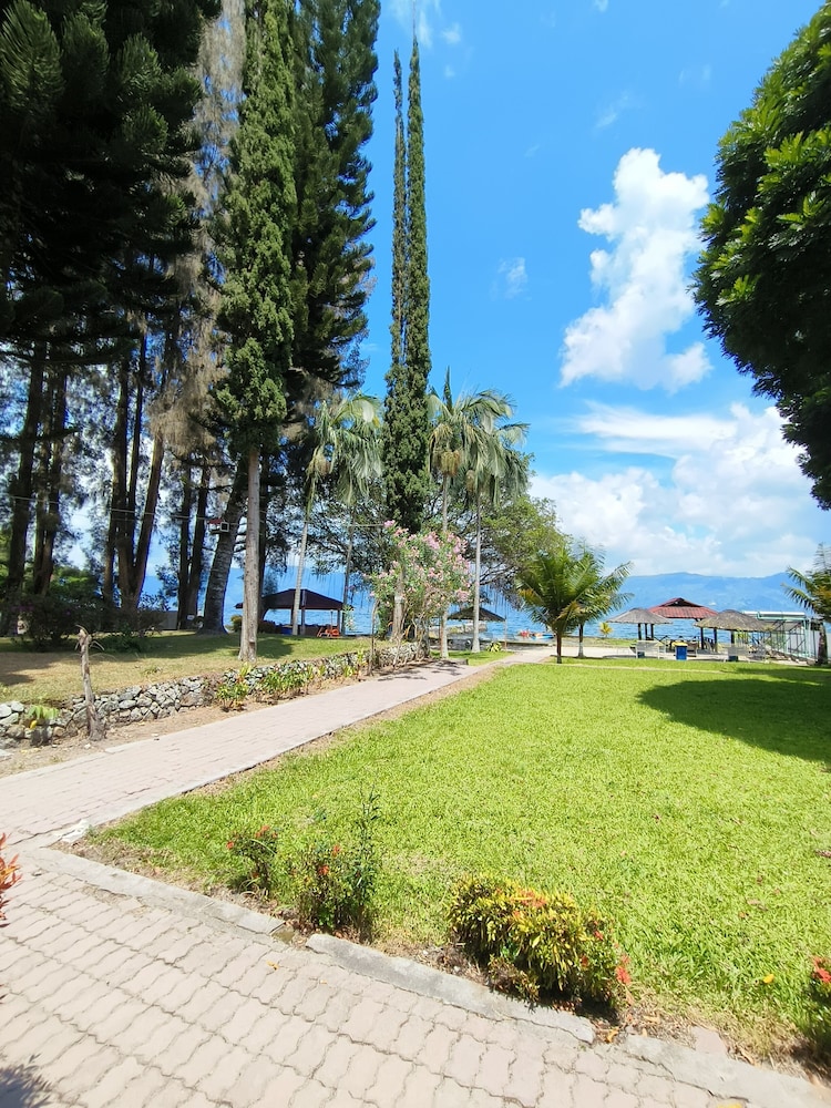 Pandu Lakeside Hotel Tuktuk 43/51