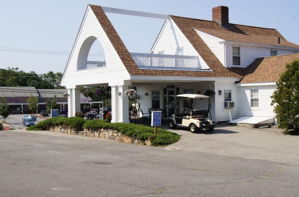 Blue Spruce Motel & Townhouses 37/43