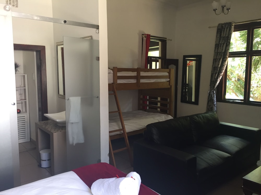 House On York Guest House 9/47