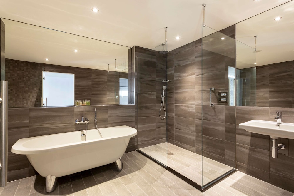 Doubletree By Hilton Edinburgh Queensferry Crossing 4/60