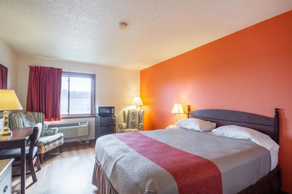 Motel6 Saukville, WI 12/54