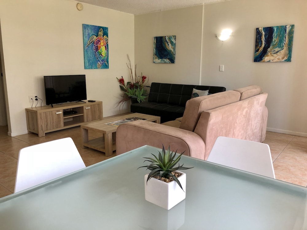 HI HO BEACH APARTMENTS 46/69