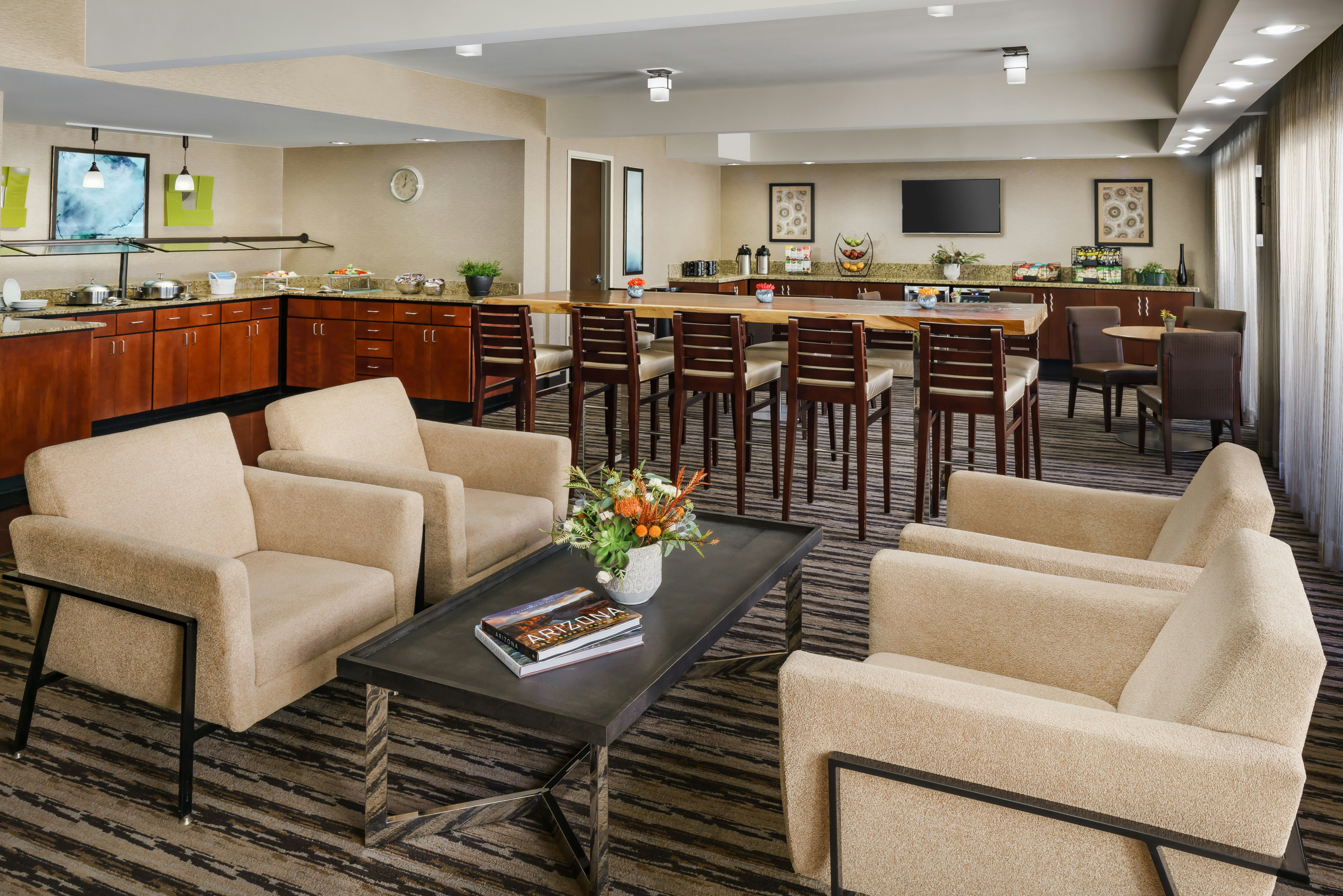 Hilton Phoenix Airport 24/56