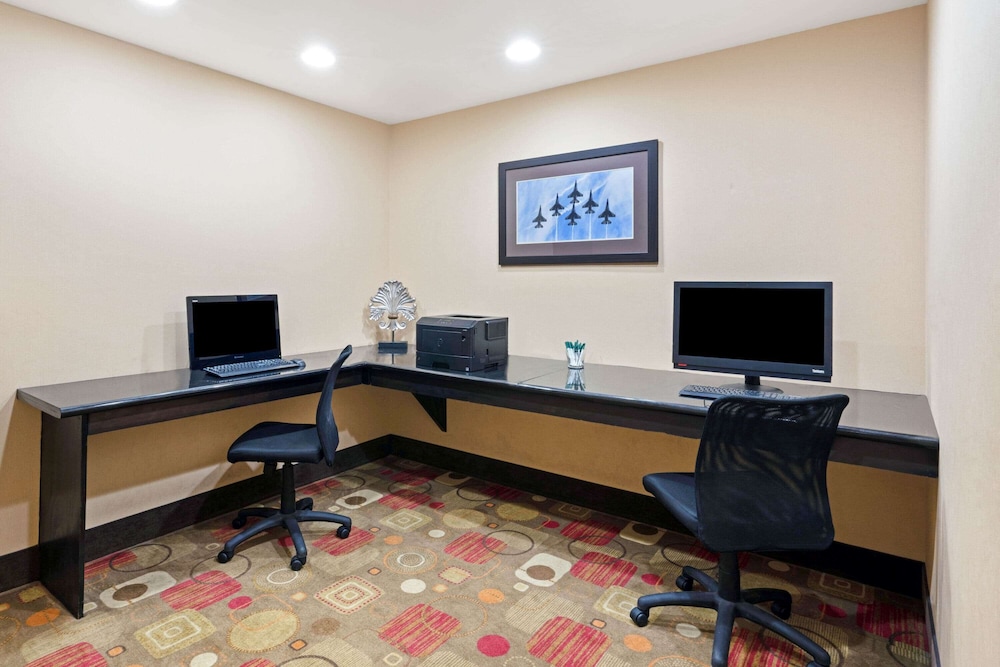 La Quinta Inn & Suites by Wyndham Stillwater-University Area 35/41