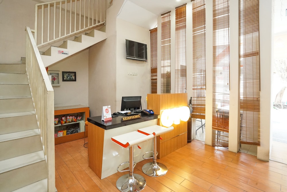 Oyo 450 Semampir Residence 40/64