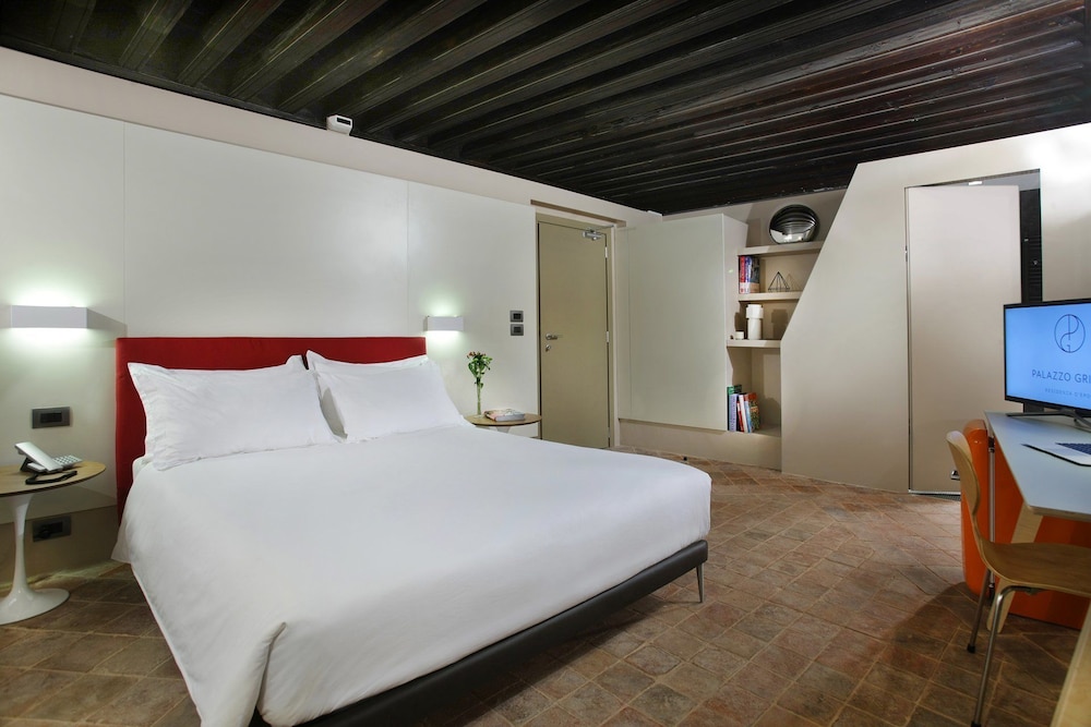 LUXURY, DOUBLE BED