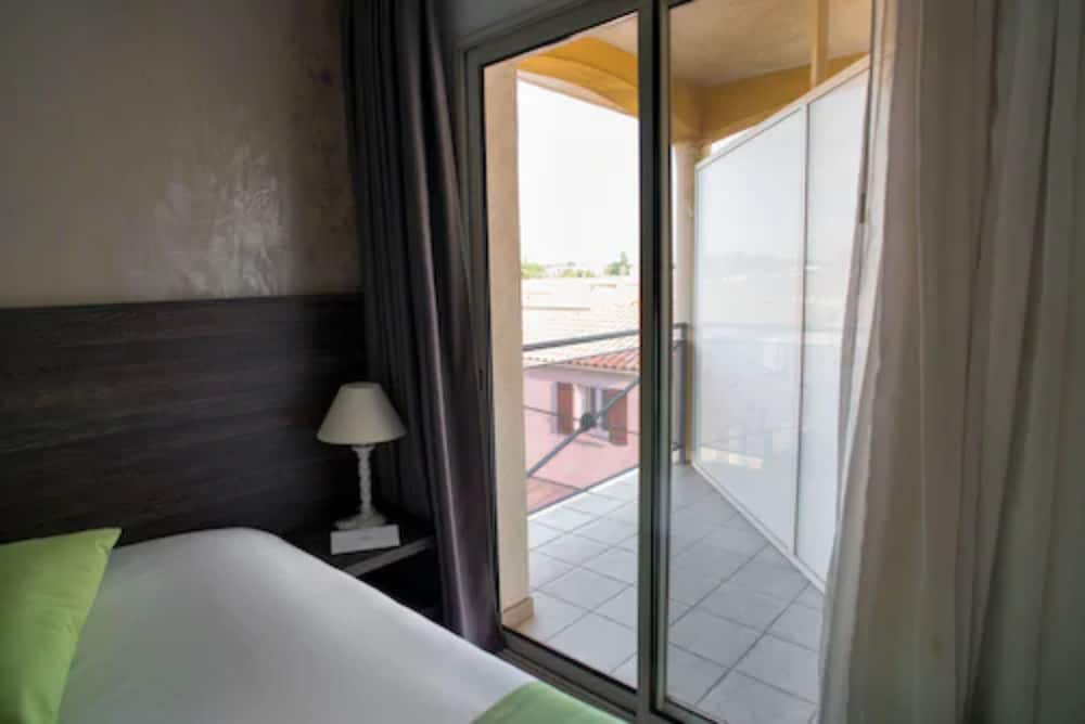 Ariane Hotel 14/40