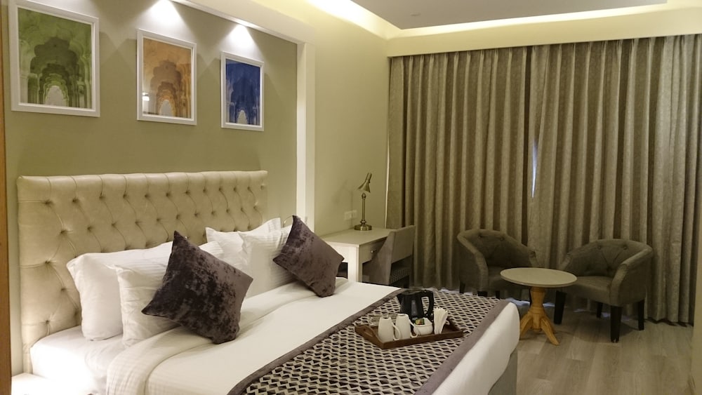 Mango Hotels Naveen 9/21