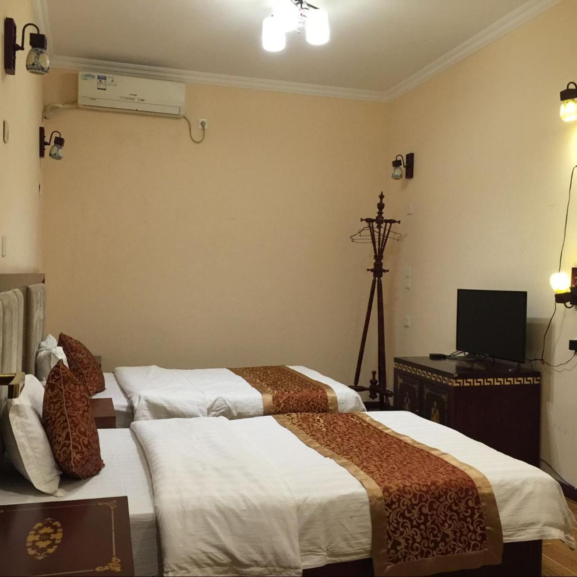 Holly Hostel 23/50