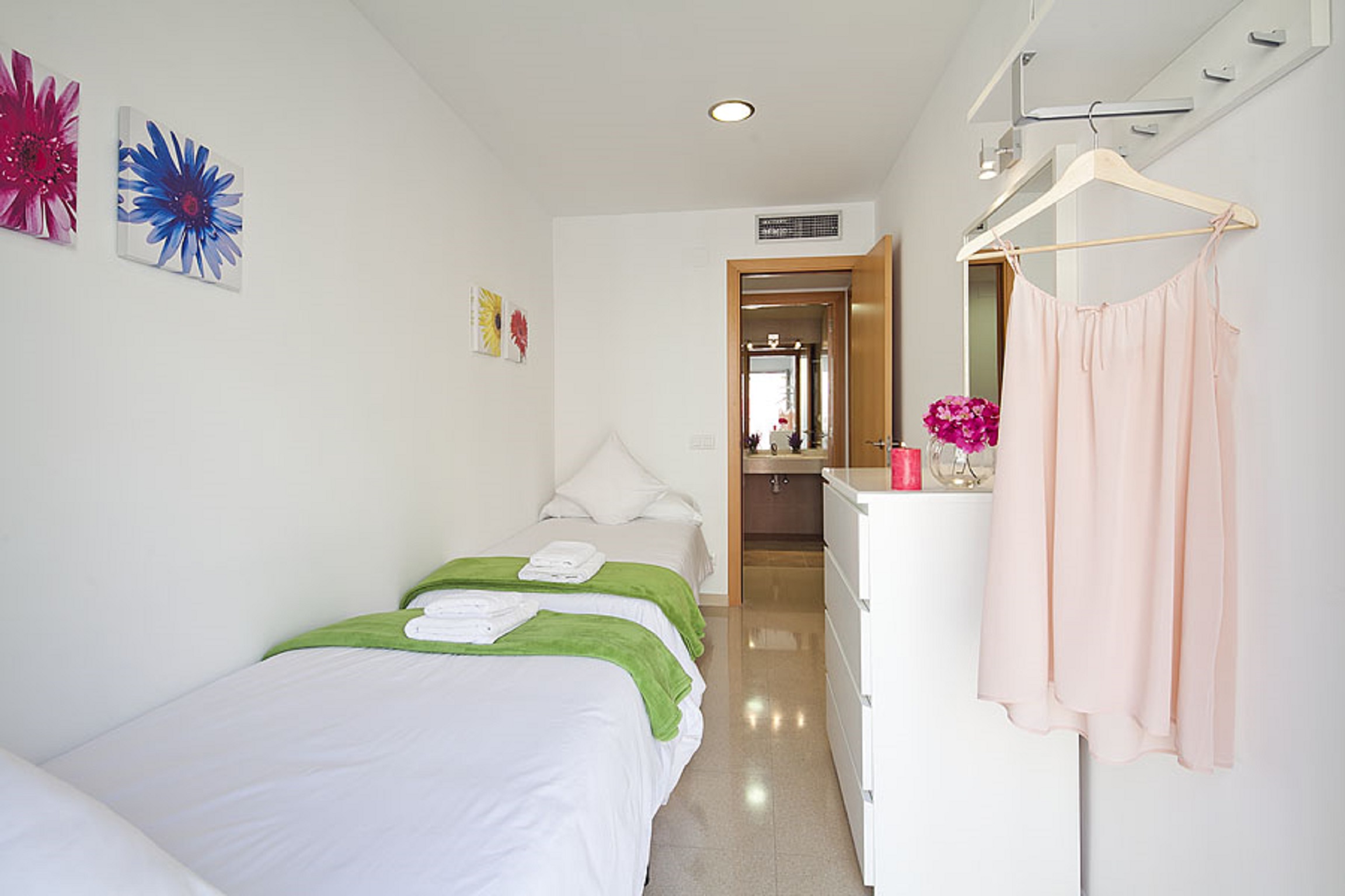 Charmsuites Paralel 6/25