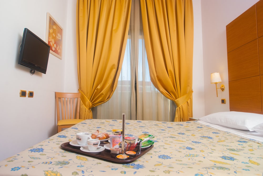 City Hotel Casoria 5/29