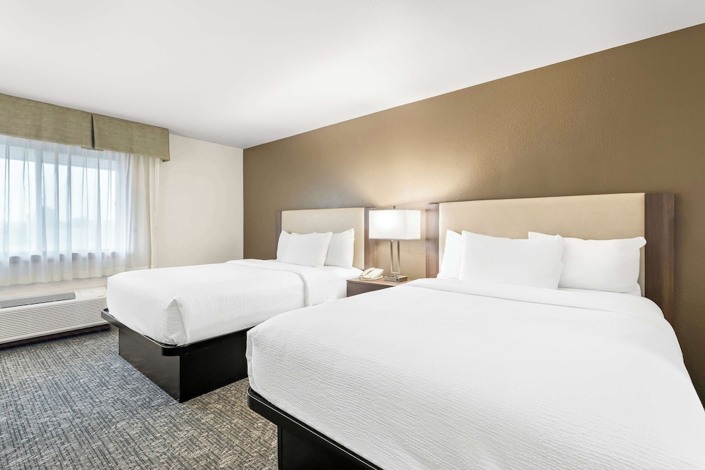 STANDARD, 2 QUEEN BEDS