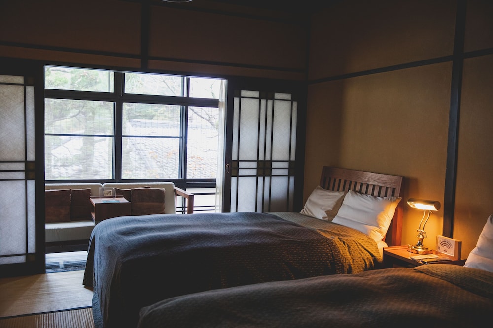 STANDARD, TWIN BEDS