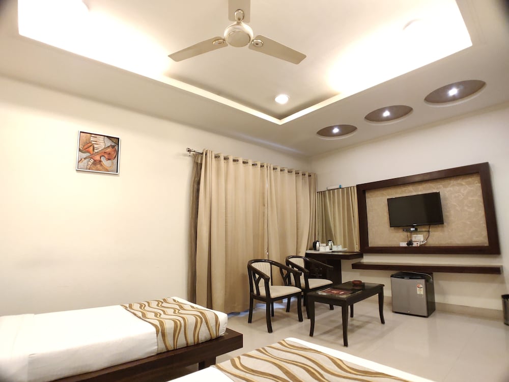 HOTEL SHIV VILAS 16/25