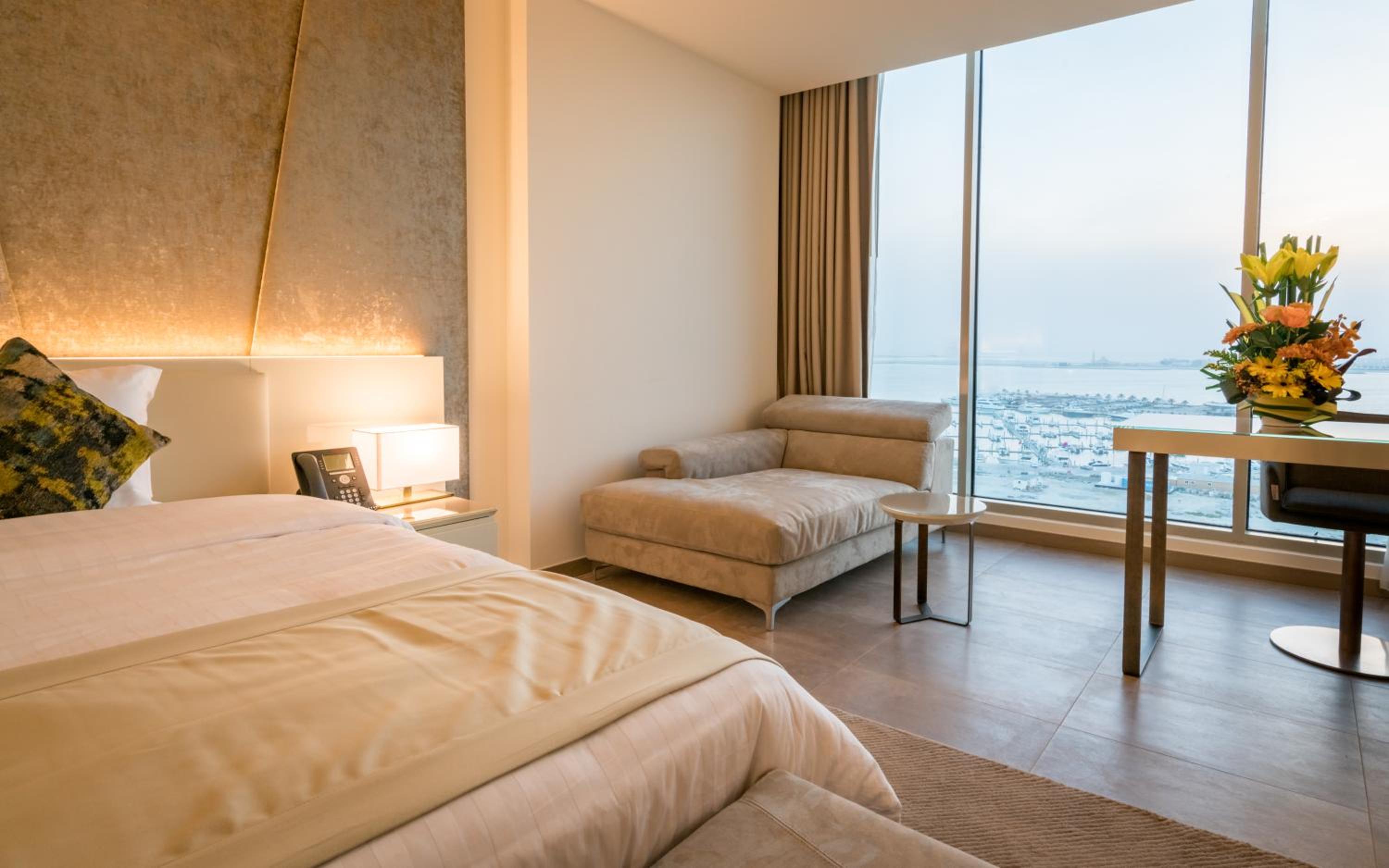 DELUXE, KING BED, CITY VIEW