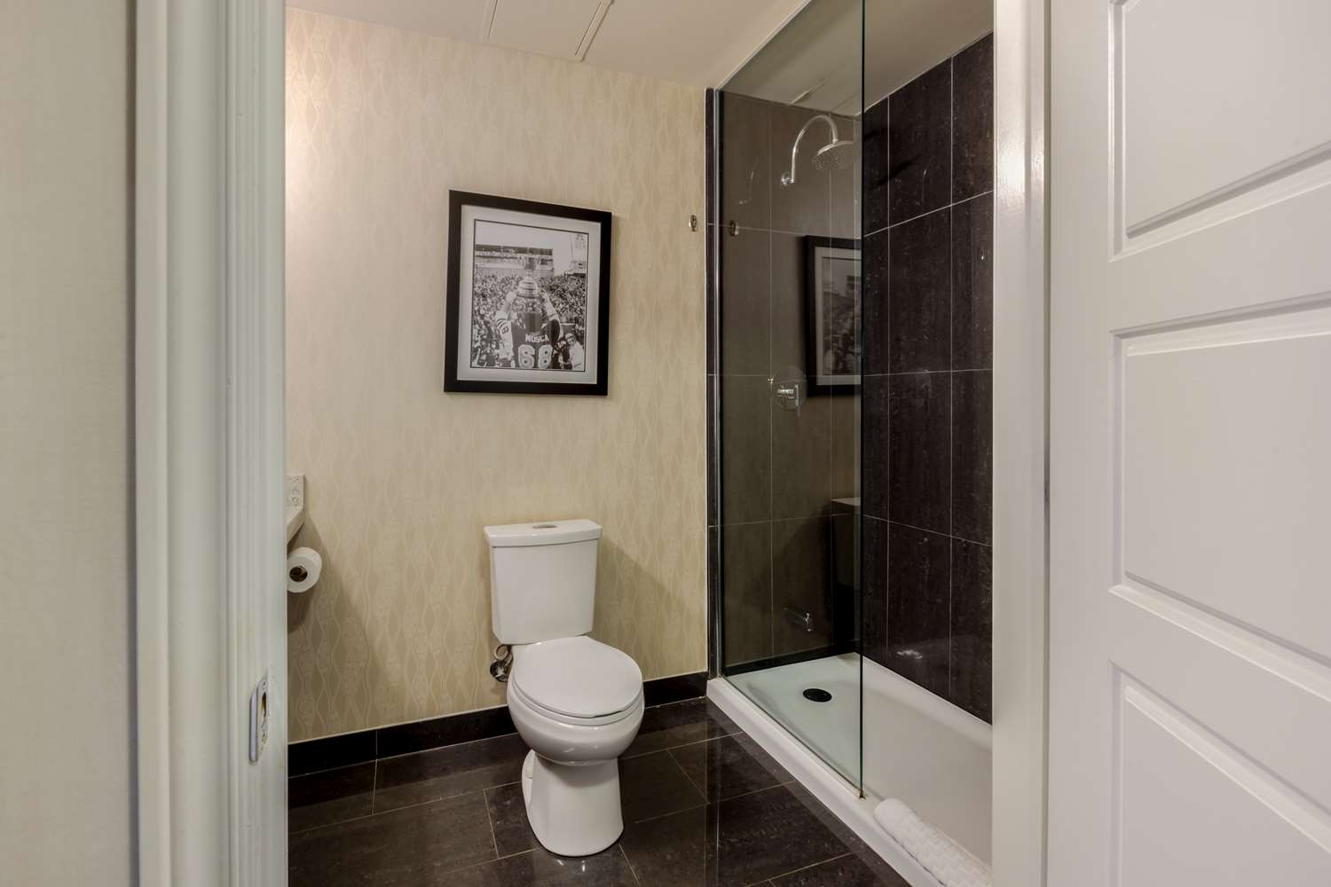 Suite, 2 King Beds, Sofa, Kitchenette