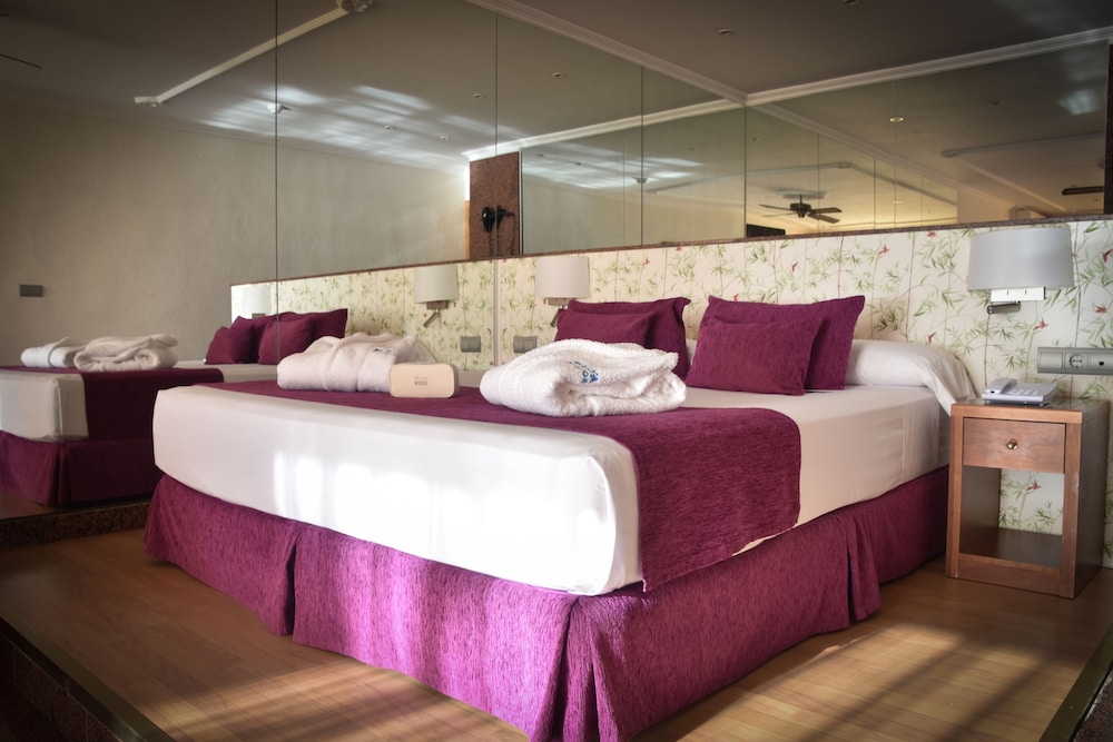 Playacapricho Hotel 25/50