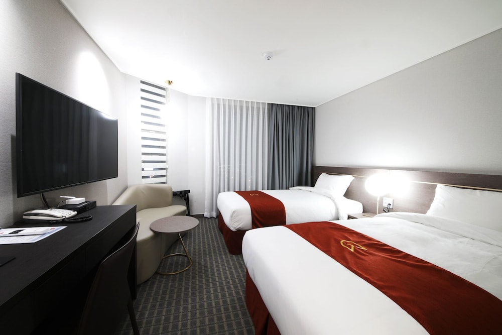Golden Tulip Essential Namgang 18/49