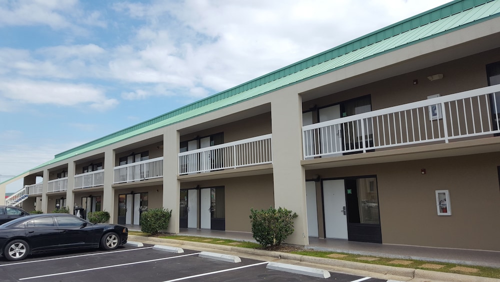 Best Western Flagship Inn 6/30