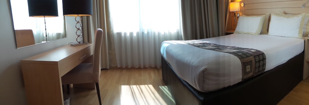 Crystal Hotel 7/39