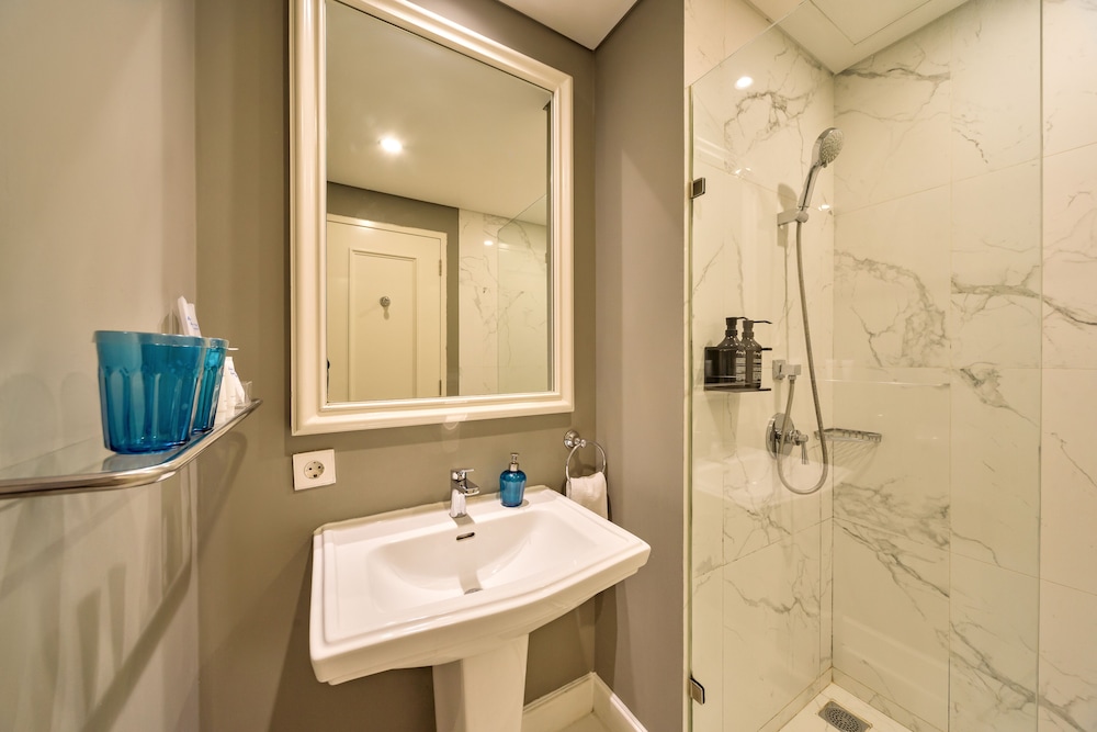 Ashley Hotel Sabang 65/70