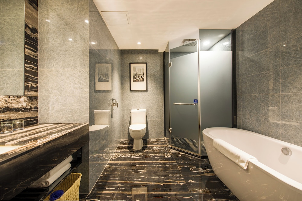 La Perle, Suite, Twin Beds, King Bed, 2 Bathrooms، La Perle International Hotel 4/4
