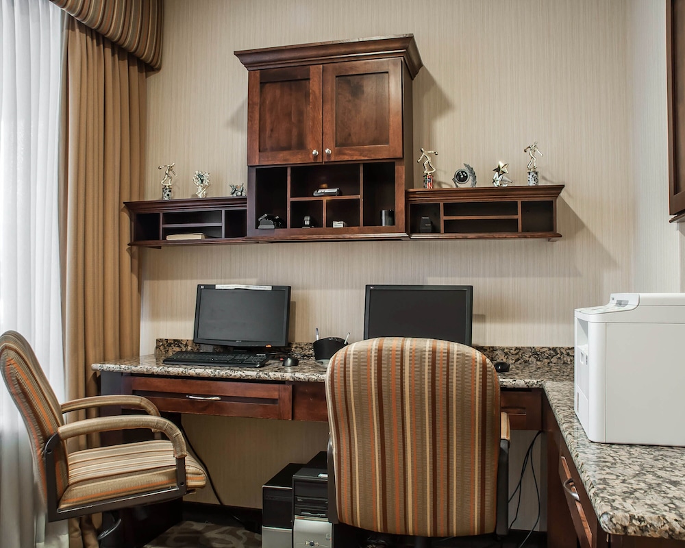 Comfort Inn & Suites Watertown - 1000 Islands 46/54