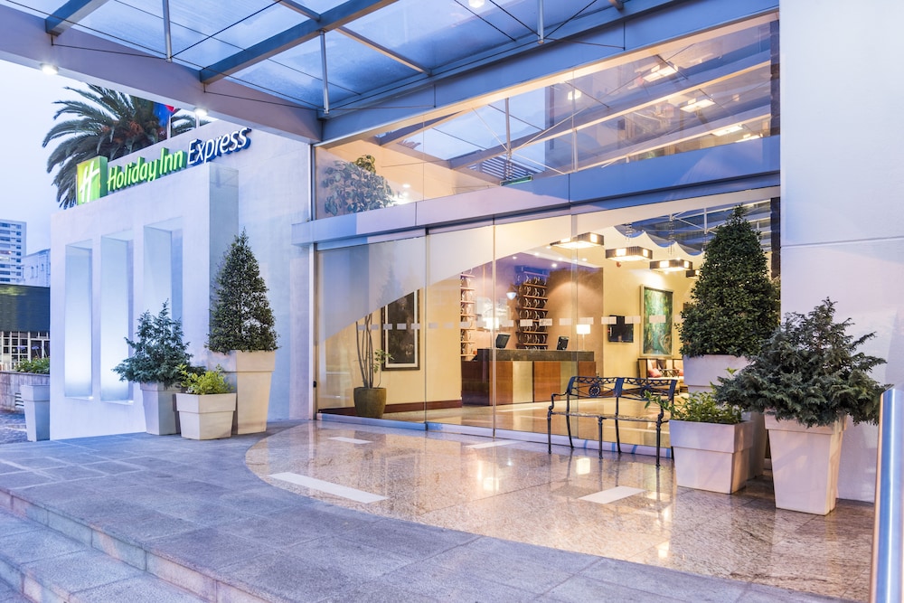 HOLIDAY INN EXPRESS QUITO 3/66