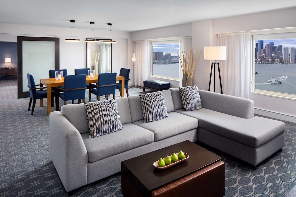 Hyatt Regency Boston Harbor 36/72