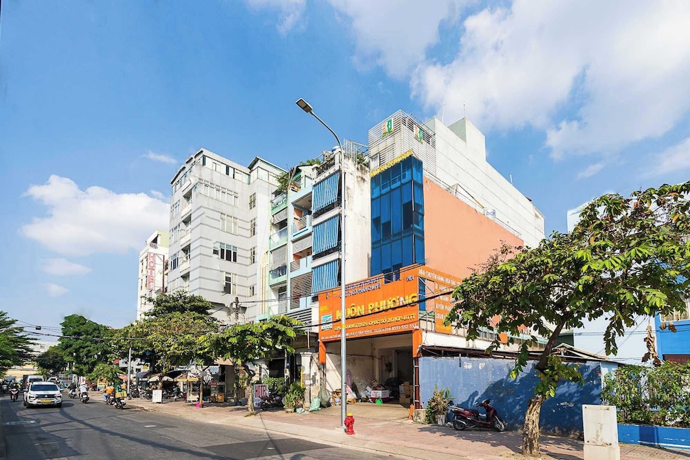 Collection O Dinh Dinh Hotel - Near Tan Son Nhat Airport 44/51
