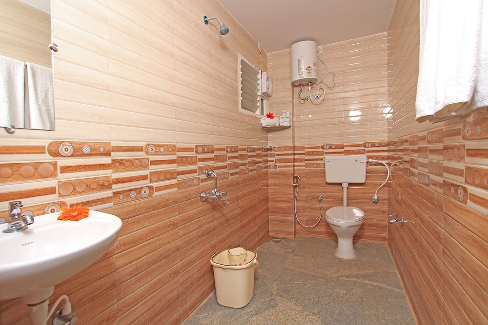 Tranzotel Bangalore Airport Hotel 47/47