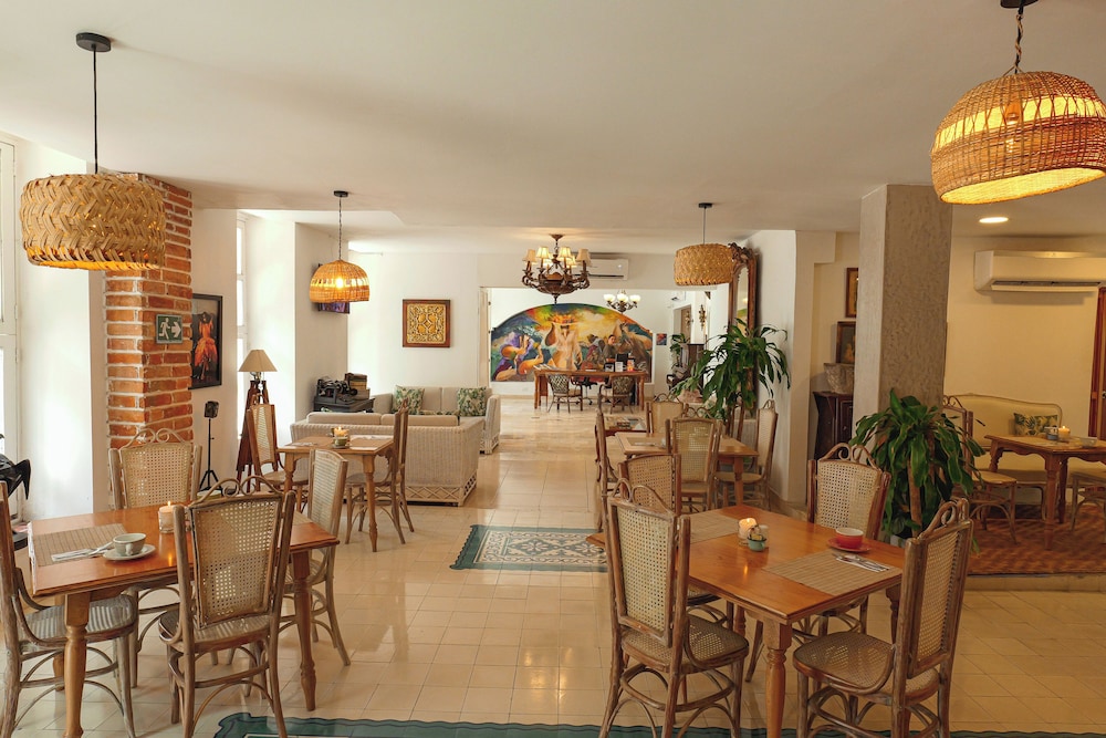 restaurant cafeteria