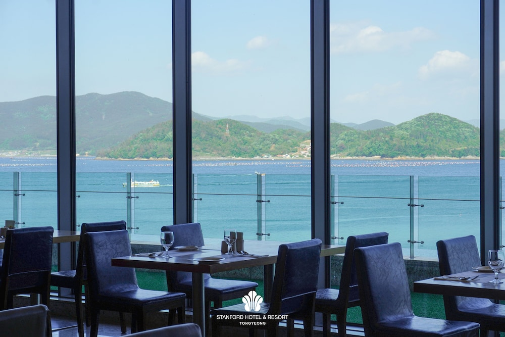 Stanford Hotel & Resort Tongyeong 40/57