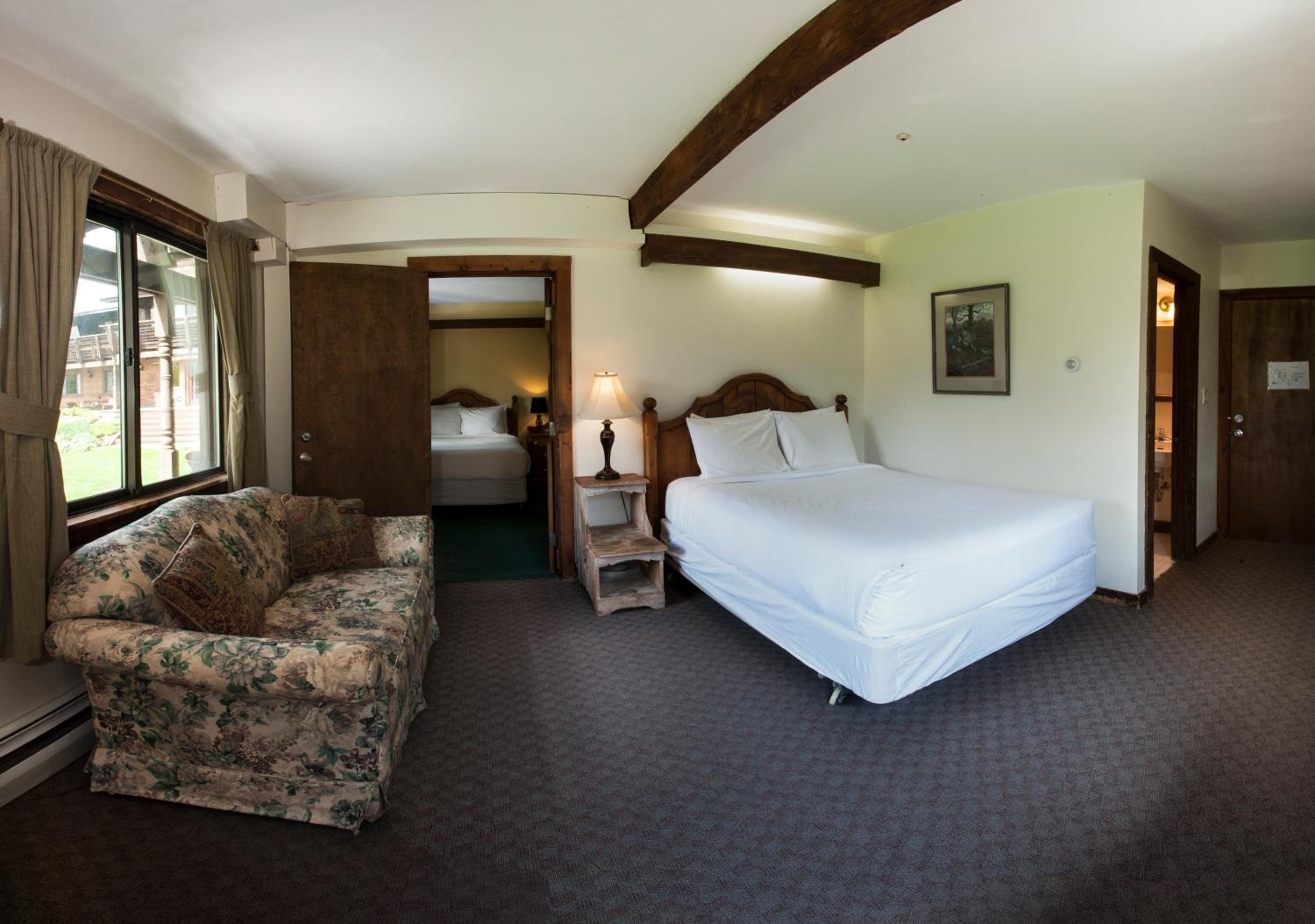 Deluxe, Queen Bed