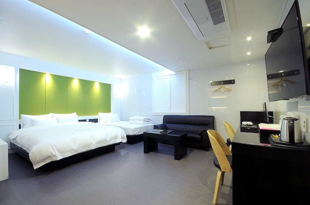 Wa Hotel Nampo 12/64