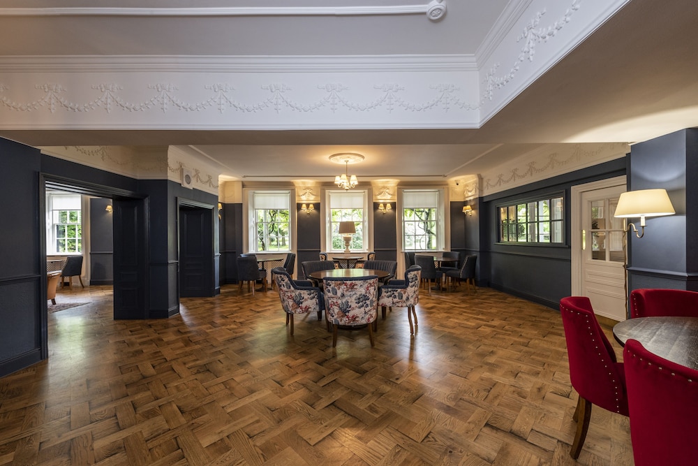 Statham Lodge Hotel 25/50