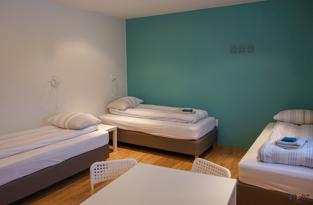 START HOSTEL 35/67
