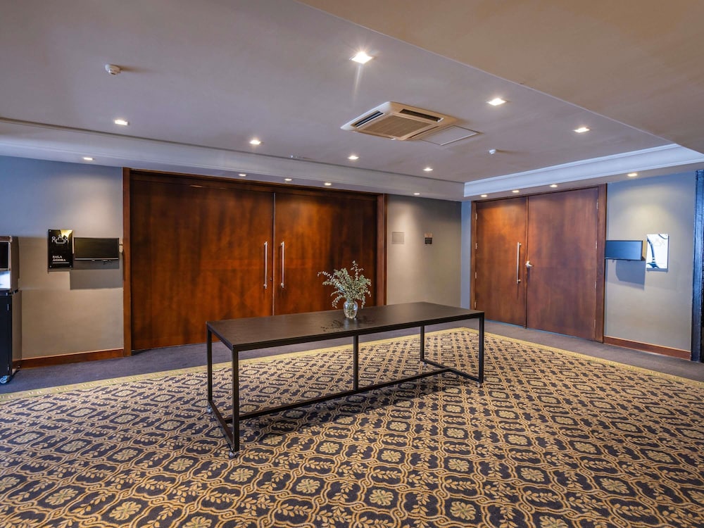 Grand Mercure Curitiba Rayon 6/50