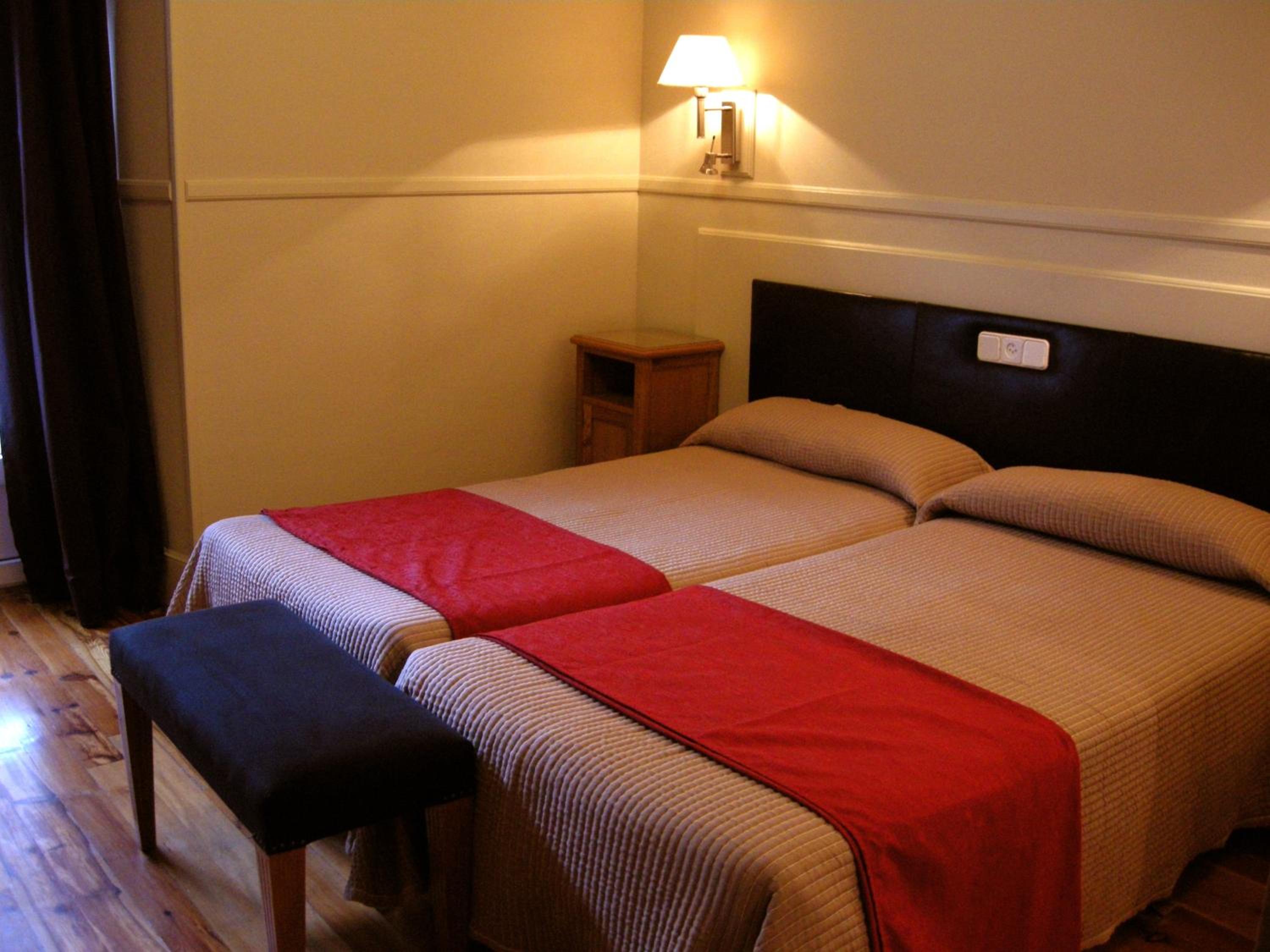 Hostal Canovas 8/16