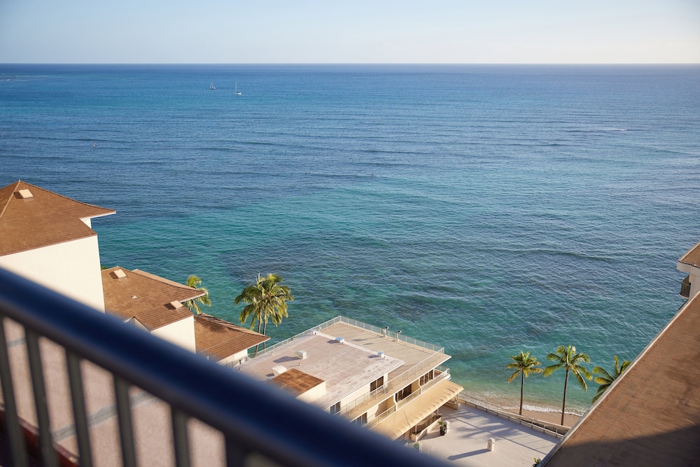 OUTRIGGER Reef Waikiki Beach Resort 42/86
