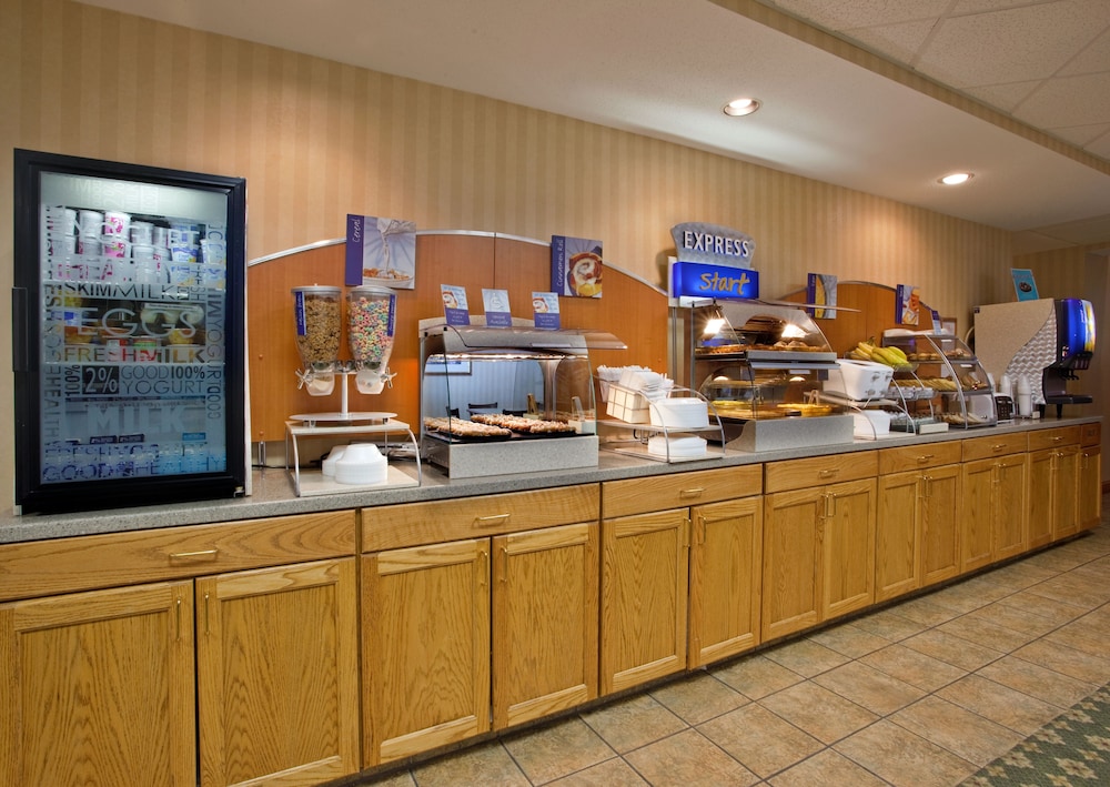 Holiday Inn Express Mount Pleasant Scottdale 39/44