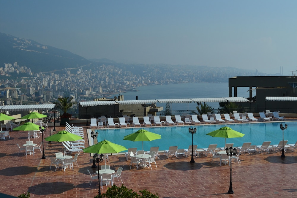 Regency Palace 66/71