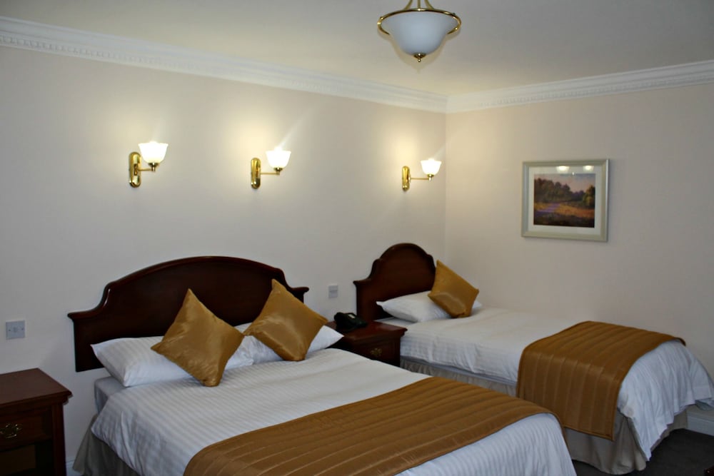 The Central Hotel Donegal 25/64