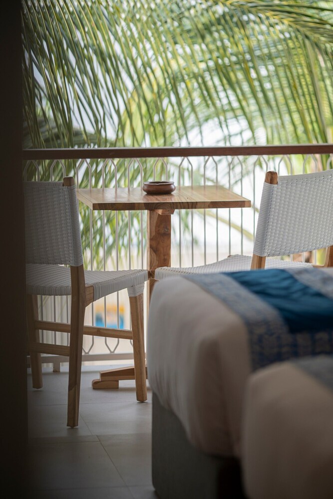 The Beach House Resort 40/70
