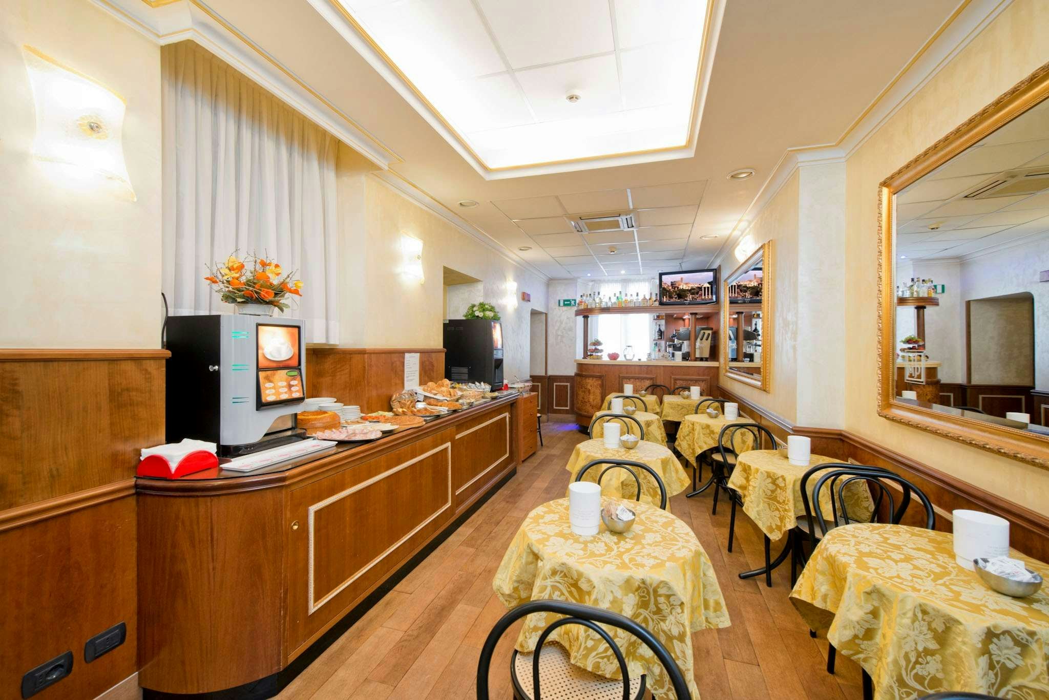 Marco Polo Hotel 8/52