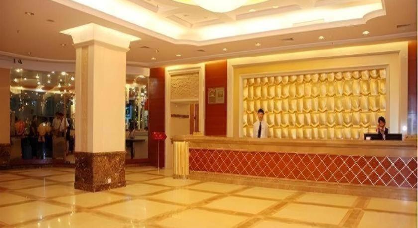 Outsky Hotel 16/50